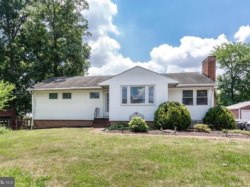 231 E High Street, New Oxford, PA 17350 Main Photo