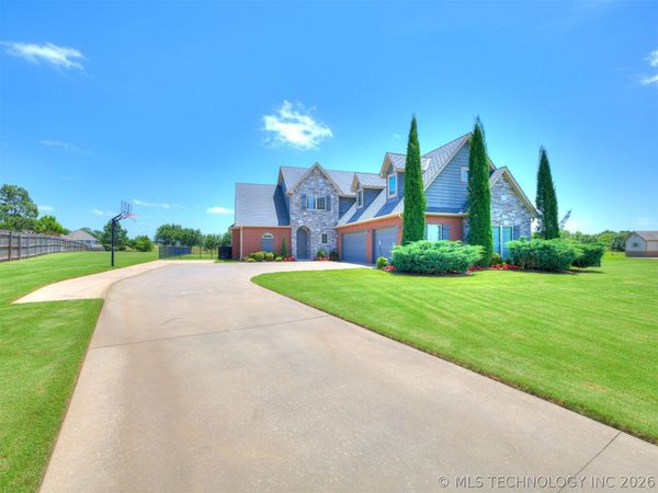 19397 S Quail Run Court , Claremore, OK 74017