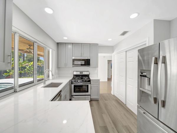 2545 NW 105th Lane, Sunrise, FL 33322