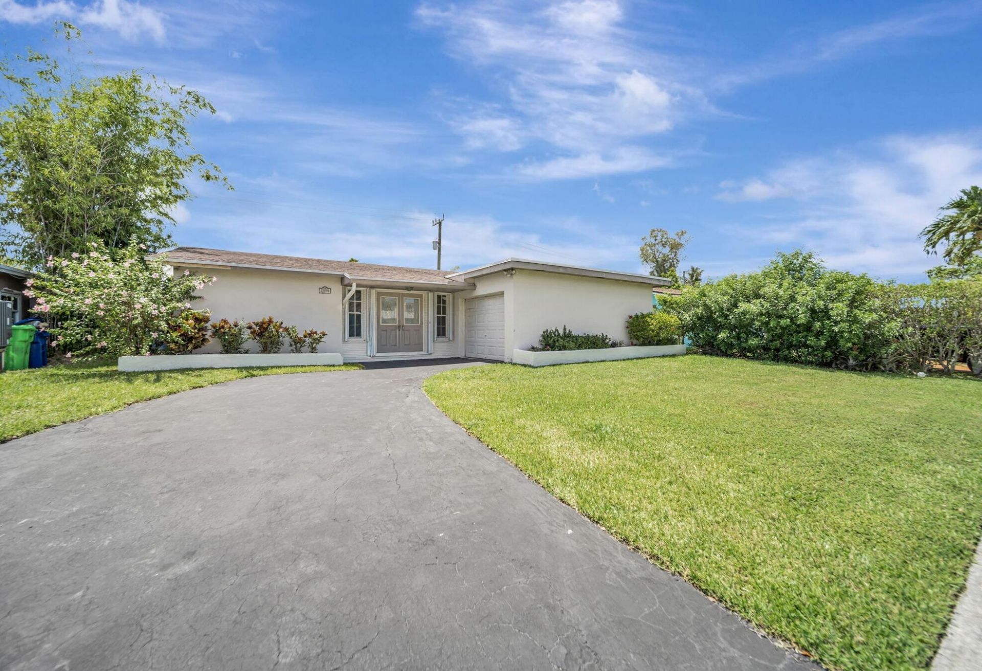2545 NW 105th Lane, Sunrise, FL 33322 Photo