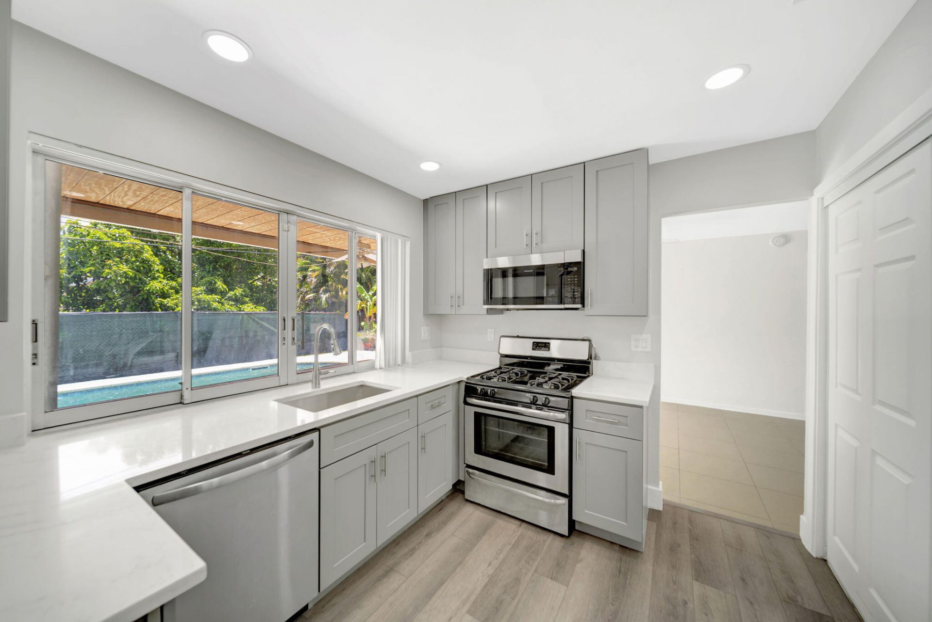 2545 NW 105th Lane, Sunrise, FL 33322 Photo