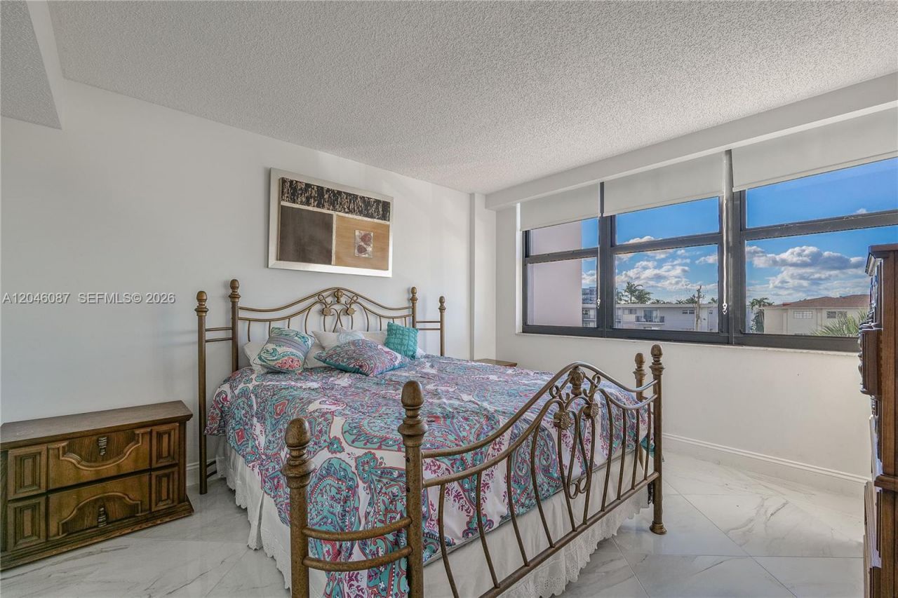 2401 S Ocean Dr , Unit 305, Hollywood, FL 33019 Photo