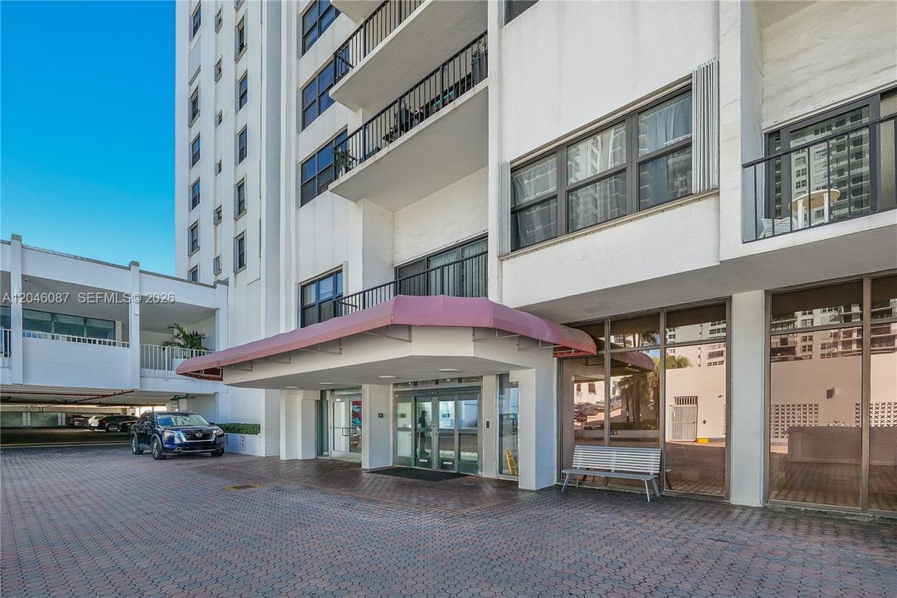 2401 S Ocean Dr , Unit 305, Hollywood, FL 33019 Photo