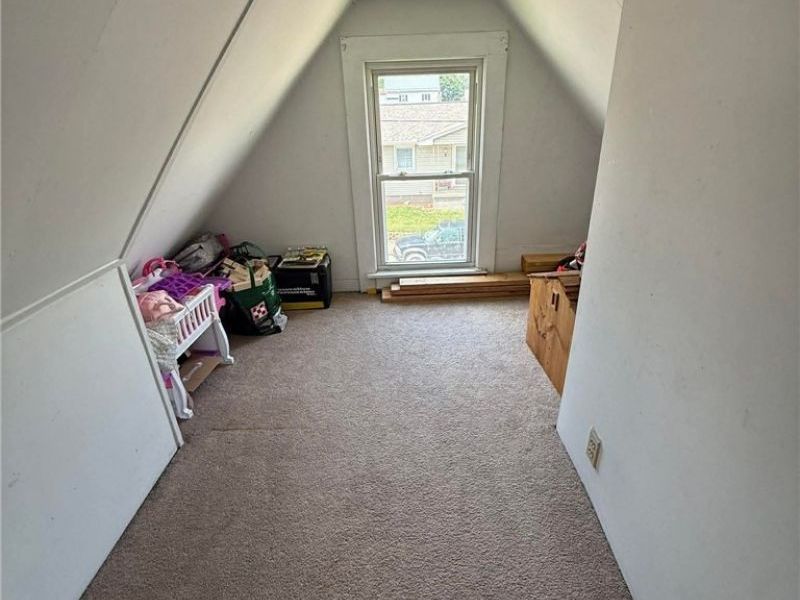 426 W 4th Street, Uhrichsville, OH 44683 Photo 10
