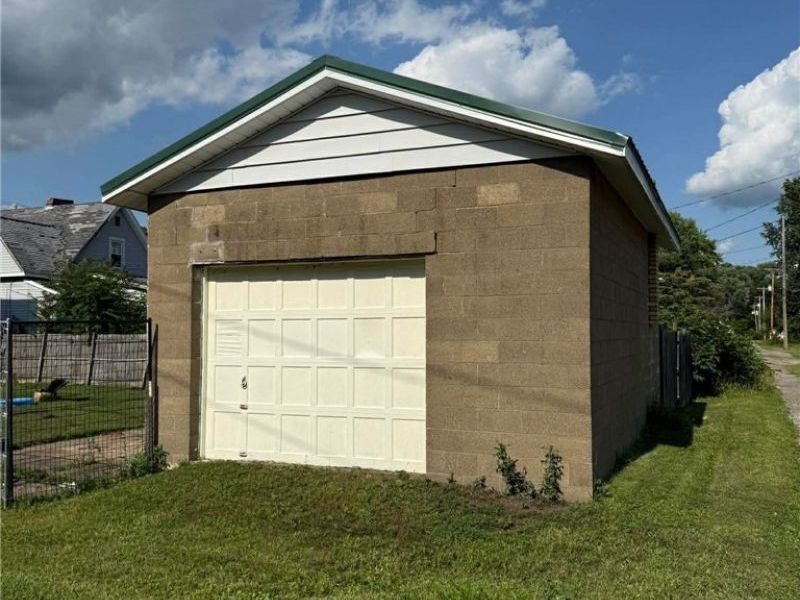 426 W 4th Street, Uhrichsville, OH 44683 Photo 13