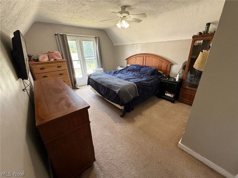 426 W 4th Street, Uhrichsville, OH 44683 Photo 5