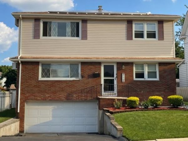 739 Lake Ave, Lyndhurst, NJ 07071