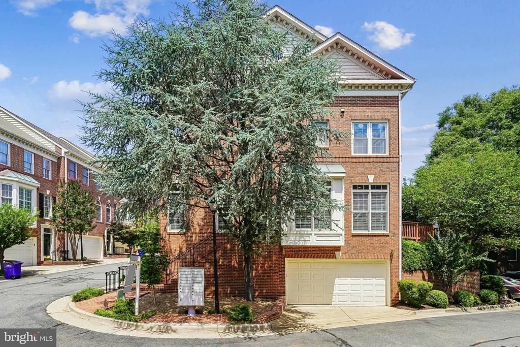 4625 Knight Place, Alexandria, VA 22311 Main Photo