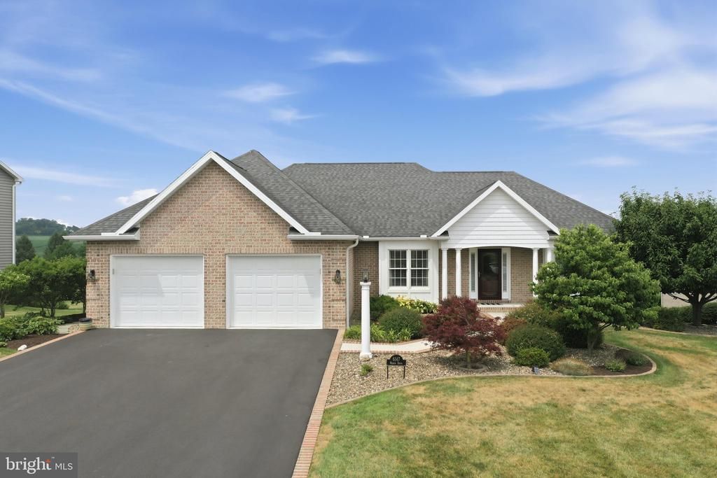 6147 MERION DRIVE, FAYETTEVILLE, PA 17222