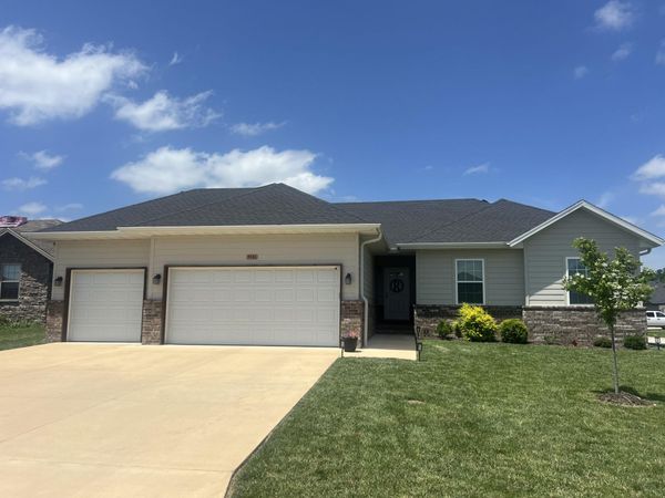 5543 W Mangrove Street , Springfield, MO 65802