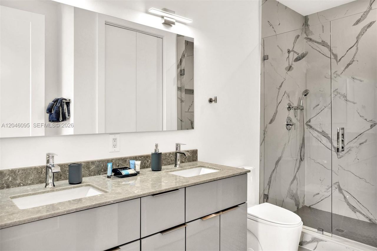 2100 Miami Rd , Unit 202, Fort Lauderdale, FL 33316 Photo