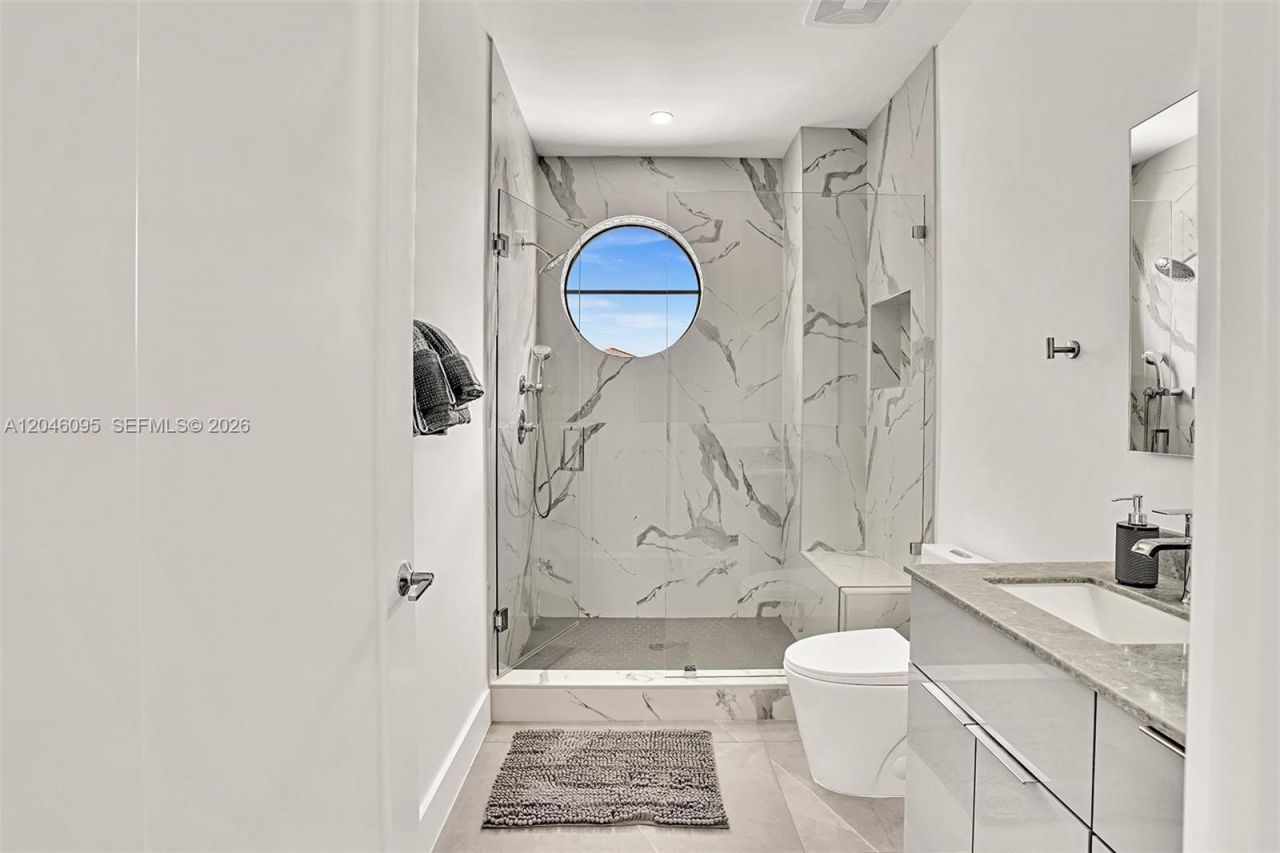 2100 Miami Rd , Unit 202, Fort Lauderdale, FL 33316 Photo
