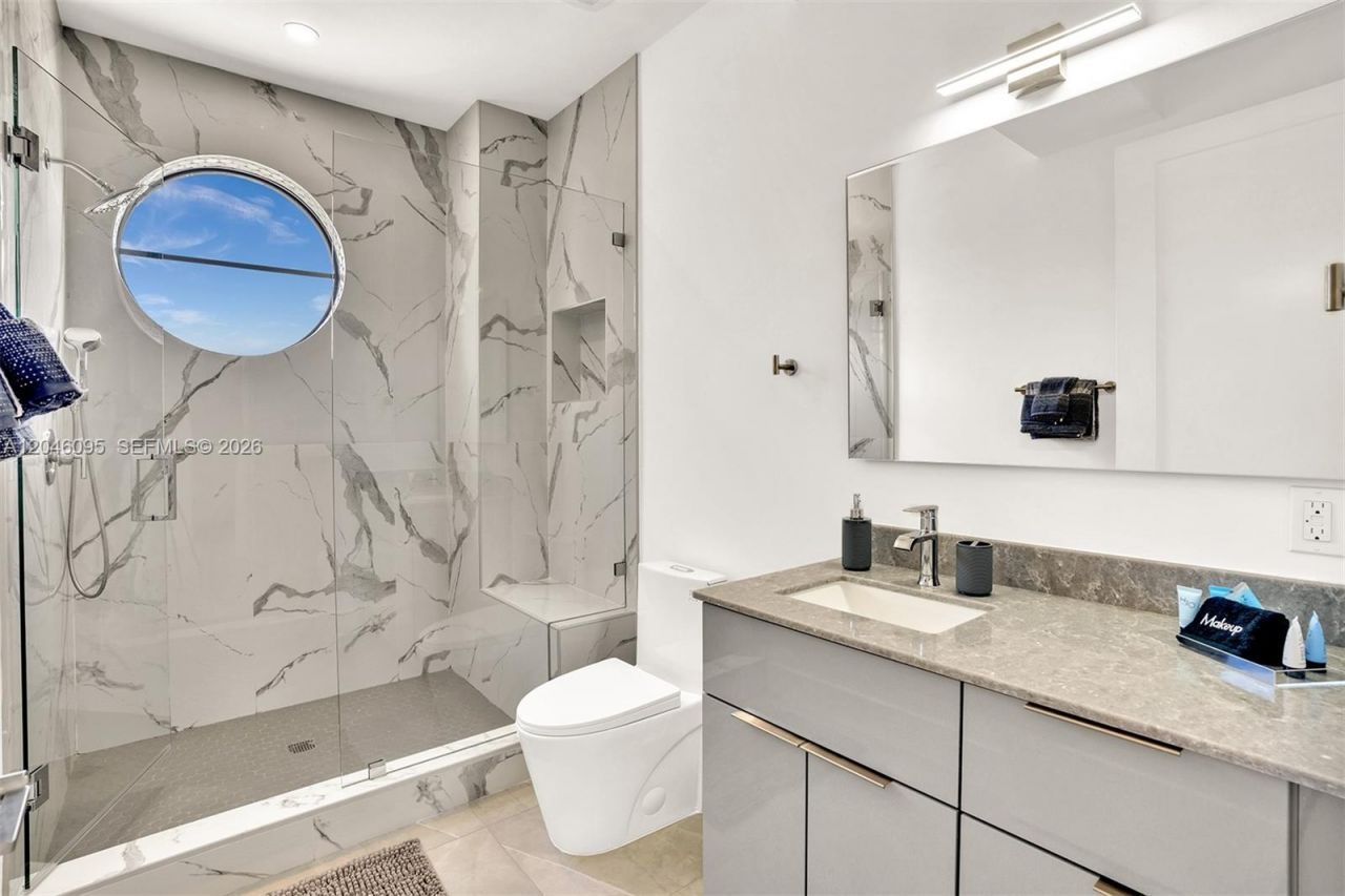 2100 Miami Rd , Unit 202, Fort Lauderdale, FL 33316 Photo