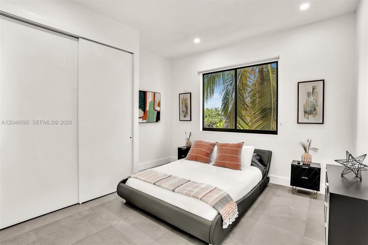 2100 Miami Rd , Unit 202, Fort Lauderdale, FL 33316 Photo