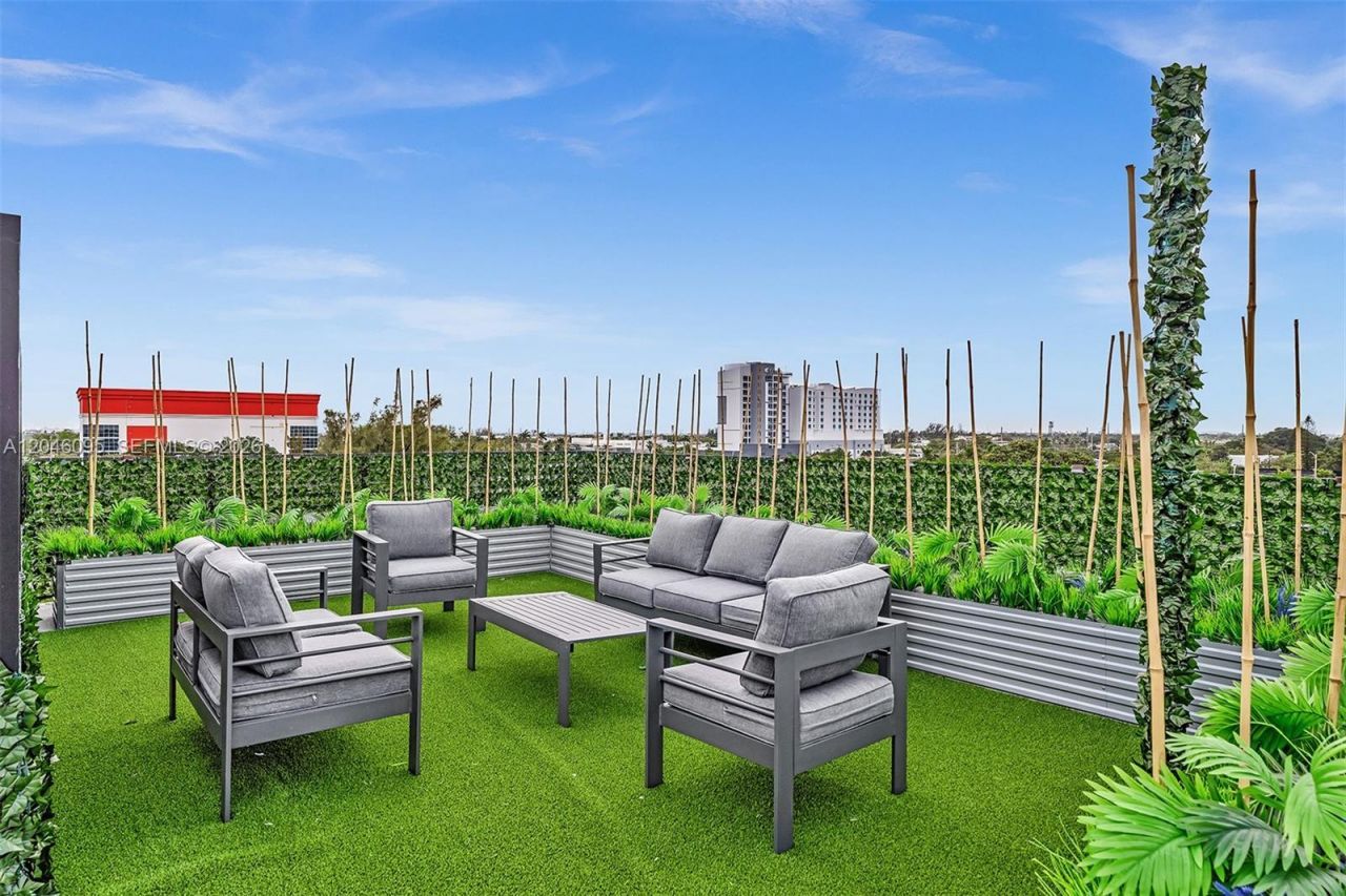 2100 Miami Rd , Unit 202, Fort Lauderdale, FL 33316 Photo