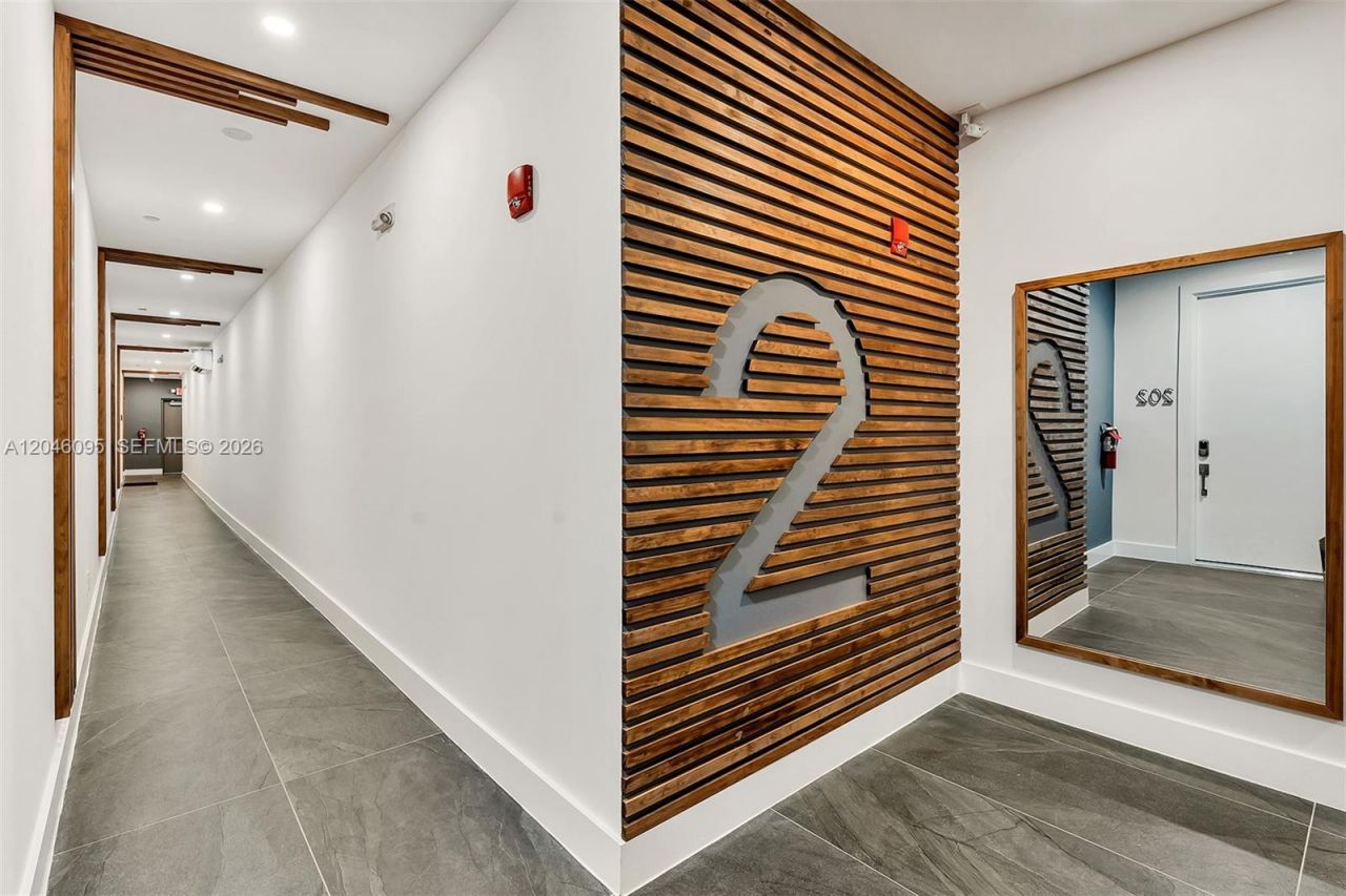2100 Miami Rd , Unit 202, Fort Lauderdale, FL 33316 Photo