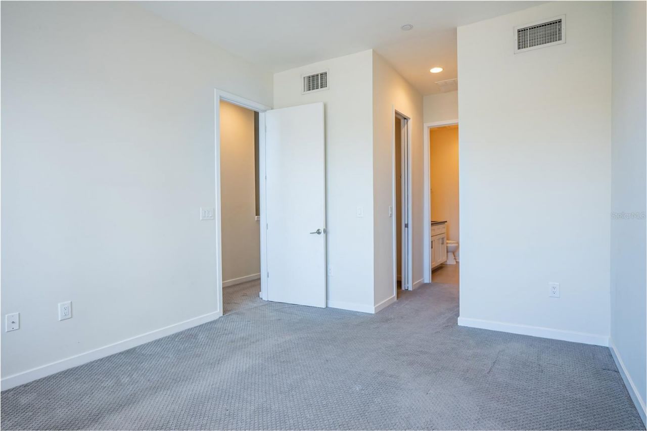 339 8th Street N, Saint Petersburg, FL 33701 Photo
