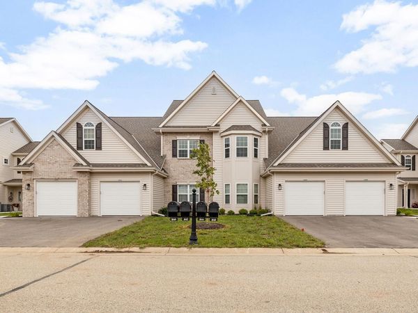 1818 Horseshoe Ln, Unit 424-4, Slinger, WI 53086