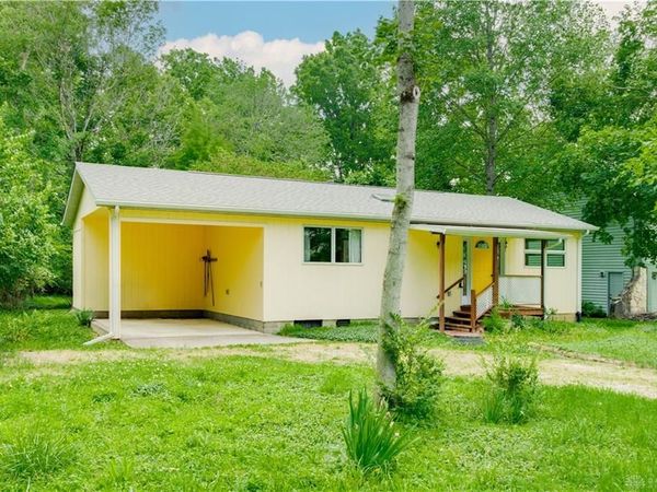 975 S High Street, Yellow Springs Vlg, OH 45387