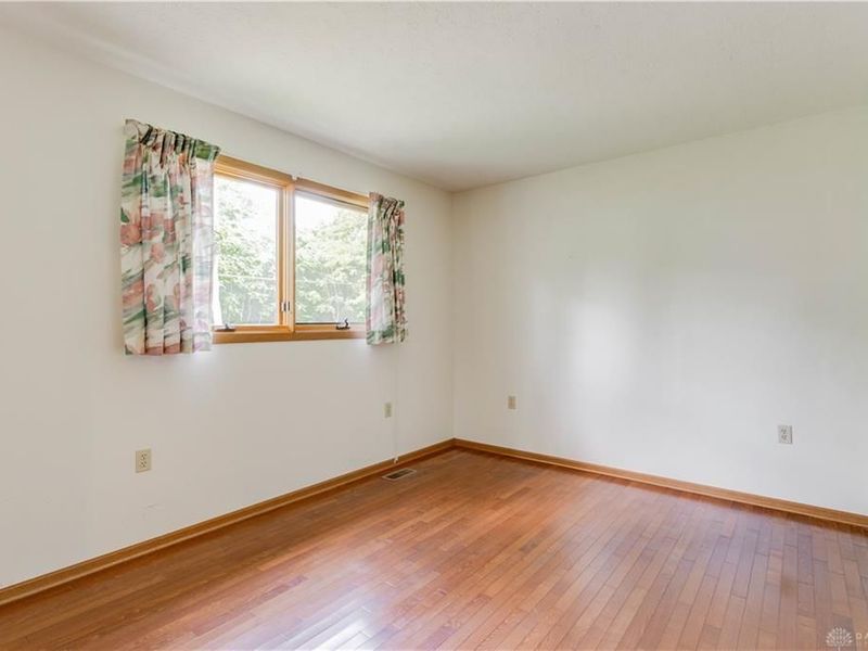 975 S High Street, Yellow Springs, OH 45387 Photo 15