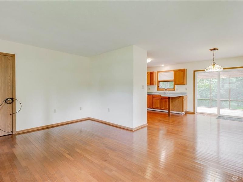 975 S High Street, Yellow Springs, OH 45387 Photo 4