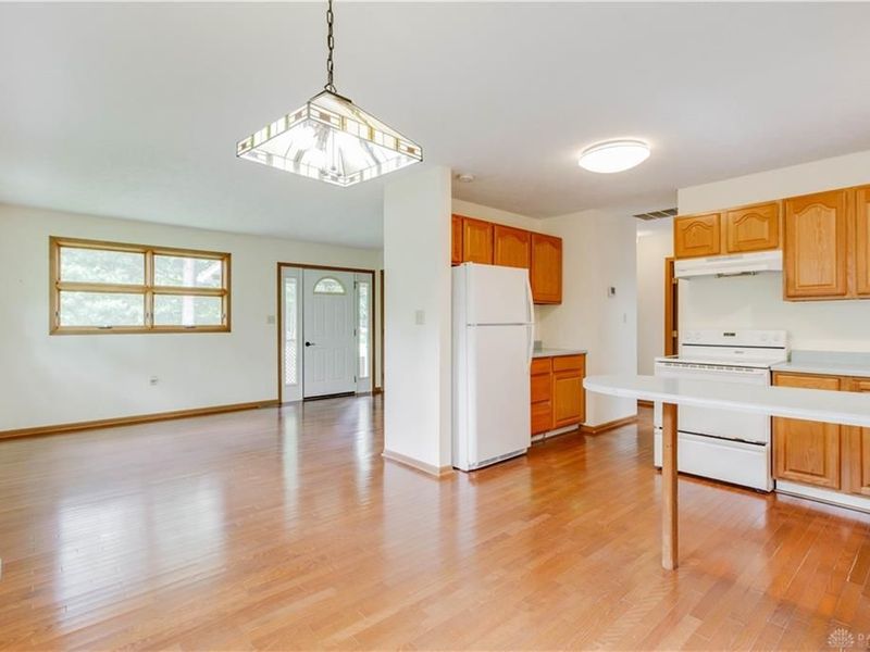 975 S High Street, Yellow Springs, OH 45387 Photo 5