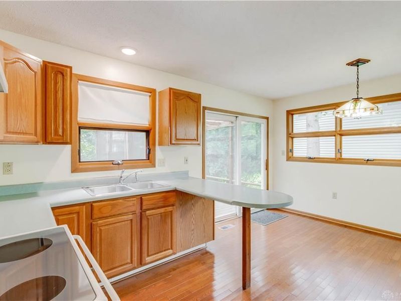 975 S High Street, Yellow Springs, OH 45387 Photo 8