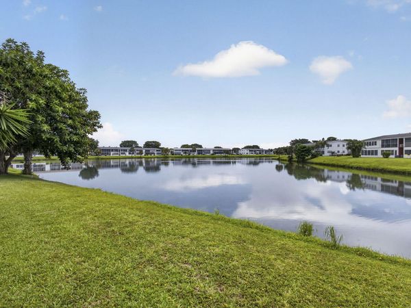 127 Chatham F, West Palm Beach, FL 33417