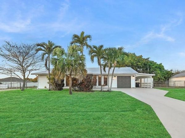 981 SW Bay State Rd , Port St. Lucie, FL 34953