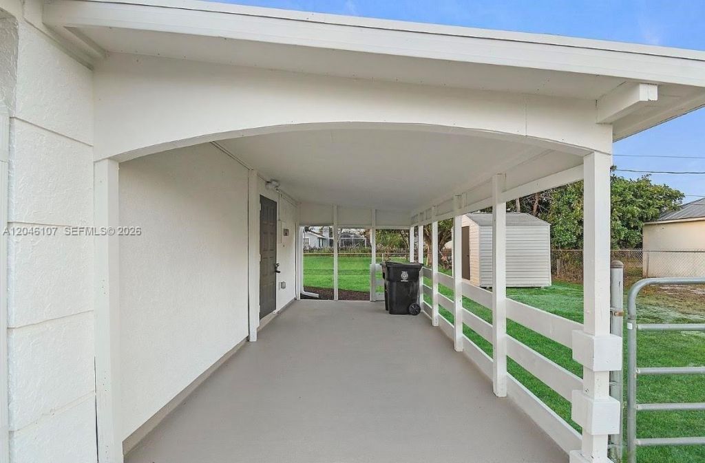 981 SW Bay State Rd , Port Saint Lucie, FL 34953 Photo