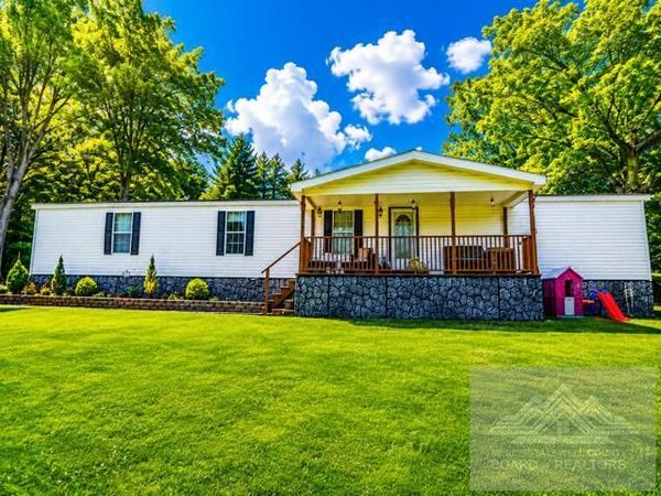 4414 Matoaka Rd, Rock, WV 24747