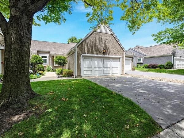 6724 W 126th Court, Leawood, KS 66209