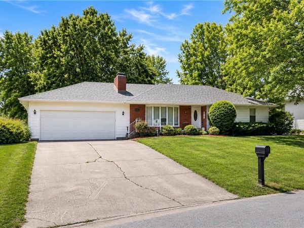 1114 Hilltop Drive, Carrollton, MO 64633
