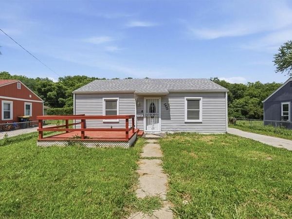 5428 College Avenue, Kansas City, MO 64130