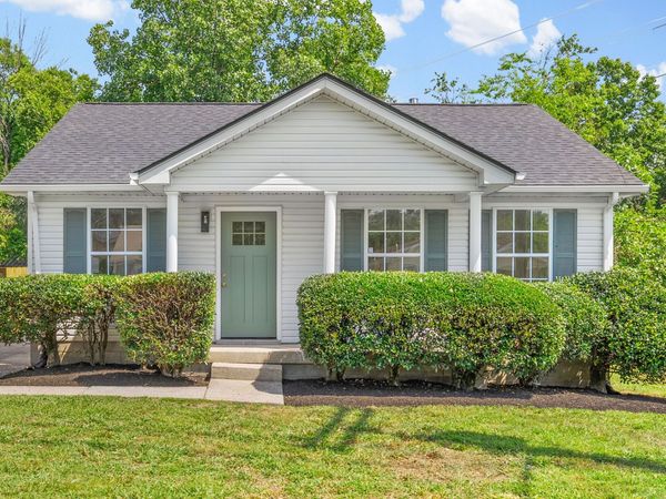 2573 Slaydon Dr, Nashville, TN 37207