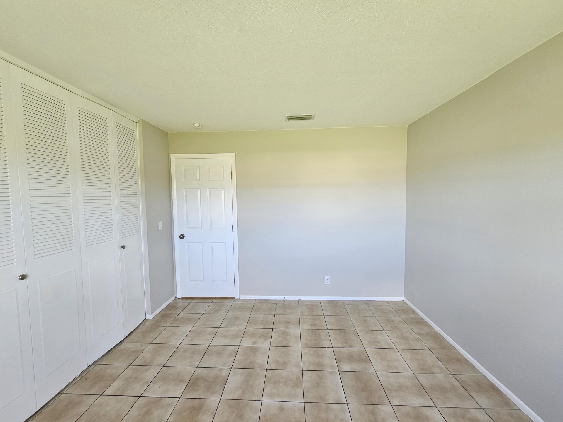 2966 Ashley Drive E, Unit F, West Palm Beach, FL 33415 Photo