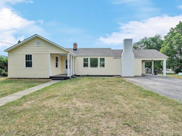 1127 Highland RD , Salem, VA 24153