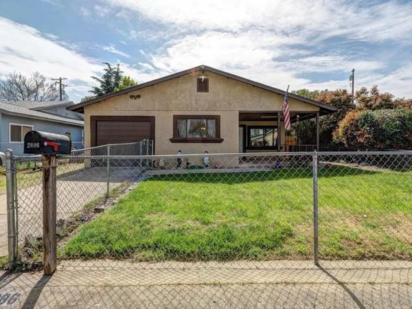 2886 Pinto Lane, Anderson, CA 96007