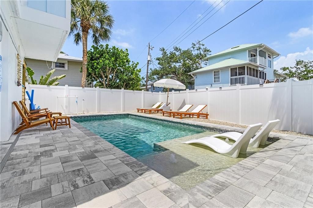 197 Madison Ct , Fort Myers Beach, FL 33931 Photo
