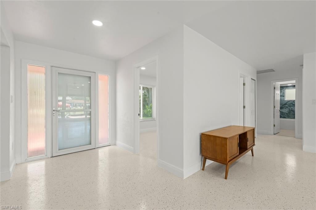 1040 Edgemere Dr, Fort Myers, FL 33919 Photo
