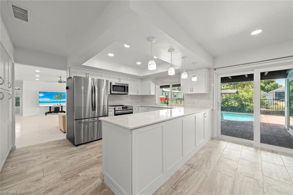 1040 Edgemere Dr, Fort Myers, FL 33919 Photo
