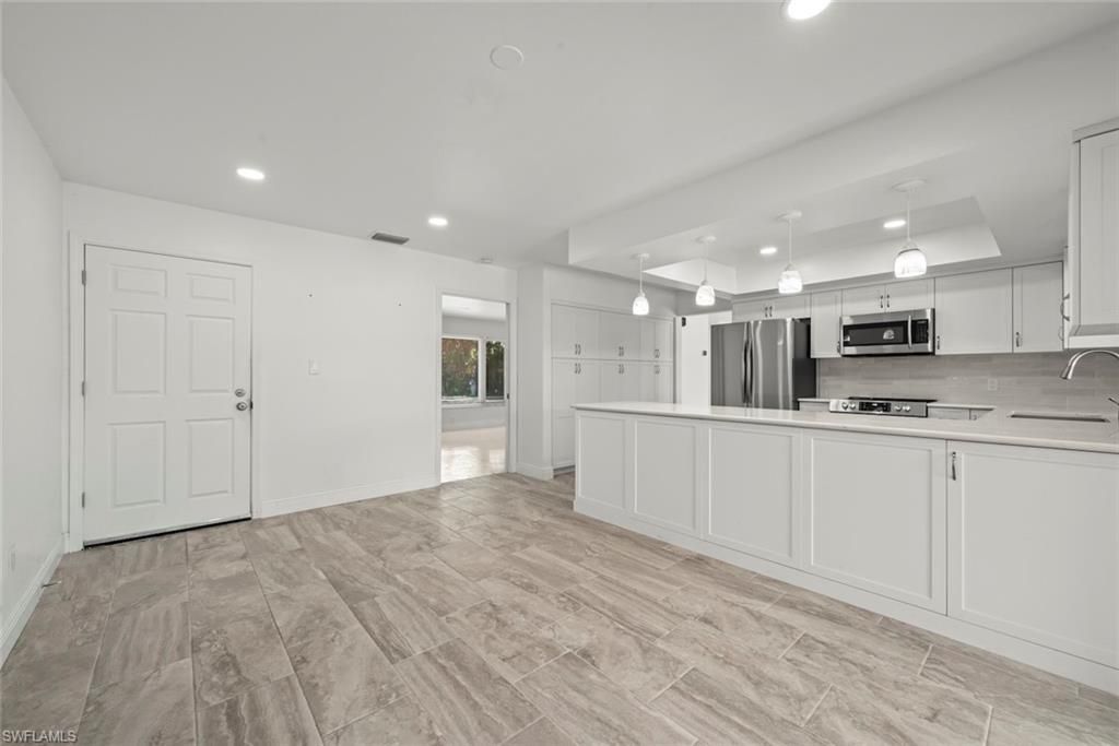 1040 Edgemere Dr, Fort Myers, FL 33919 Photo