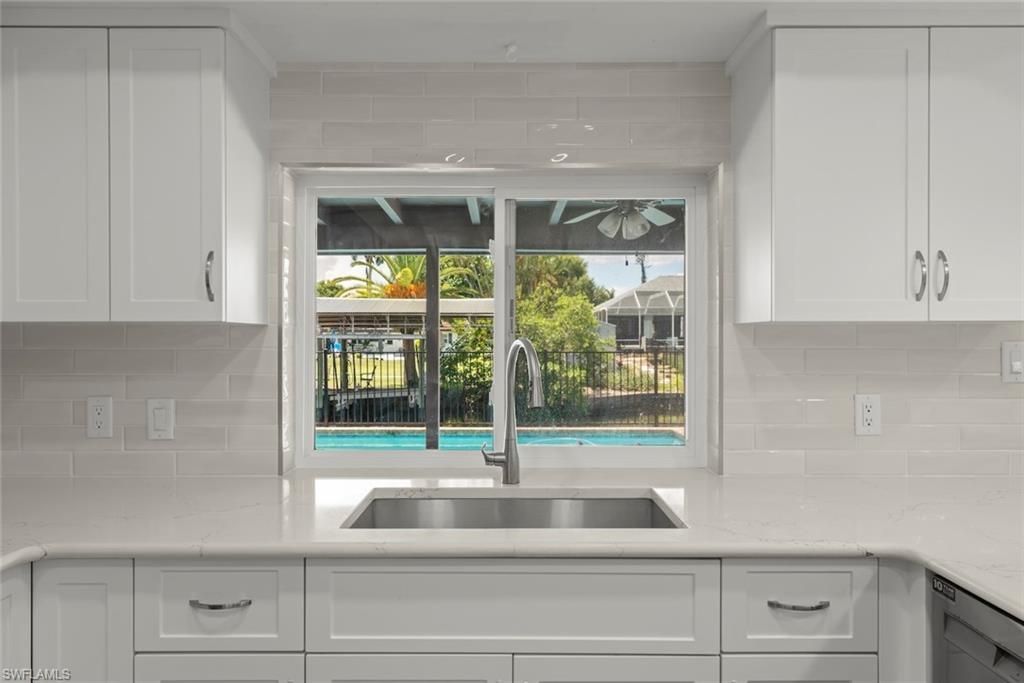 1040 Edgemere Dr, Fort Myers, FL 33919 Photo