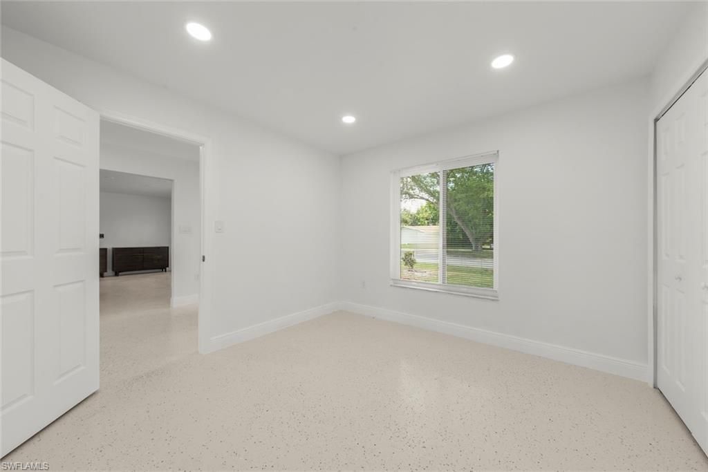 1040 Edgemere Dr, Fort Myers, FL 33919 Photo