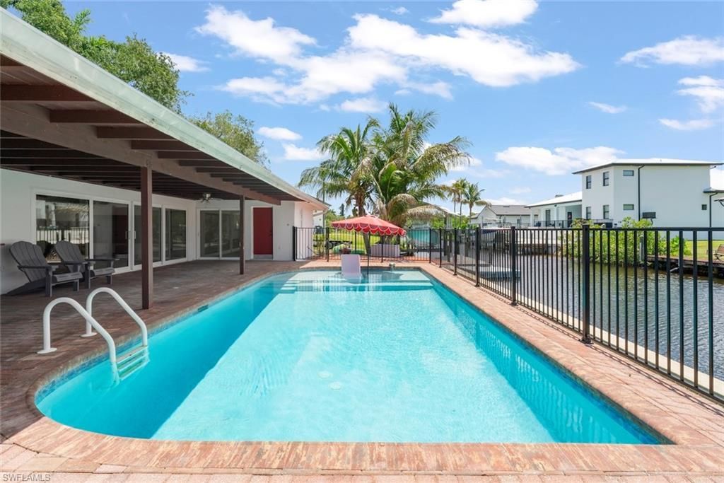 1040 Edgemere Dr, Fort Myers, FL 33919 Photo