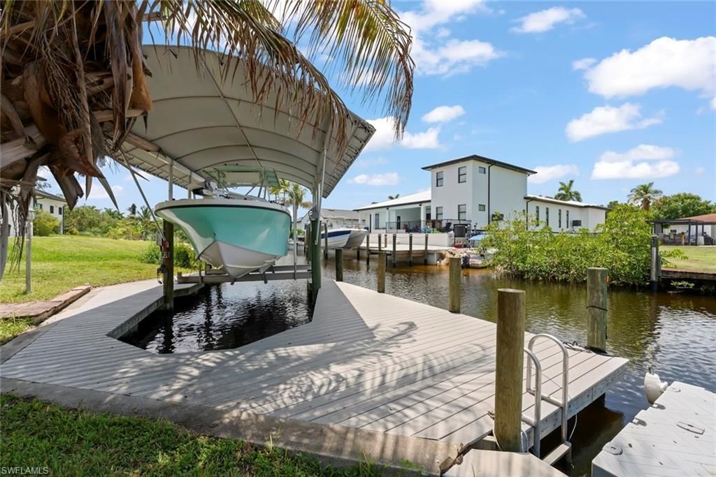 1040 Edgemere Dr, Fort Myers, FL 33919 Photo
