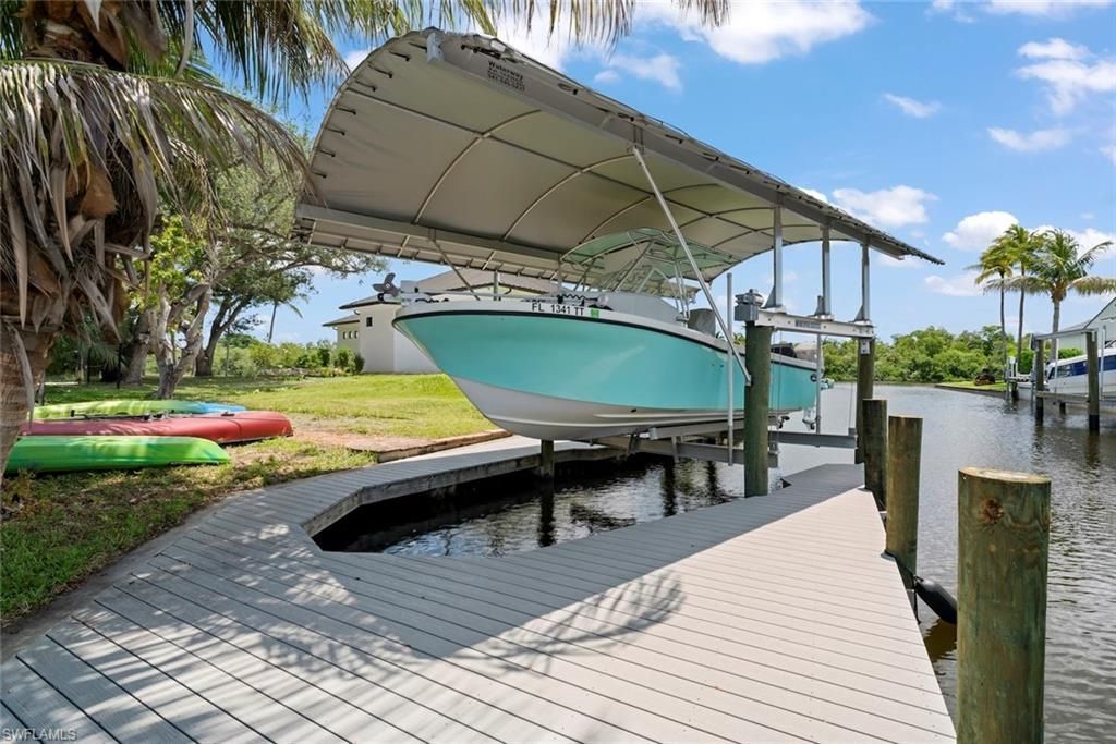 1040 Edgemere Dr, Fort Myers, FL 33919 Photo