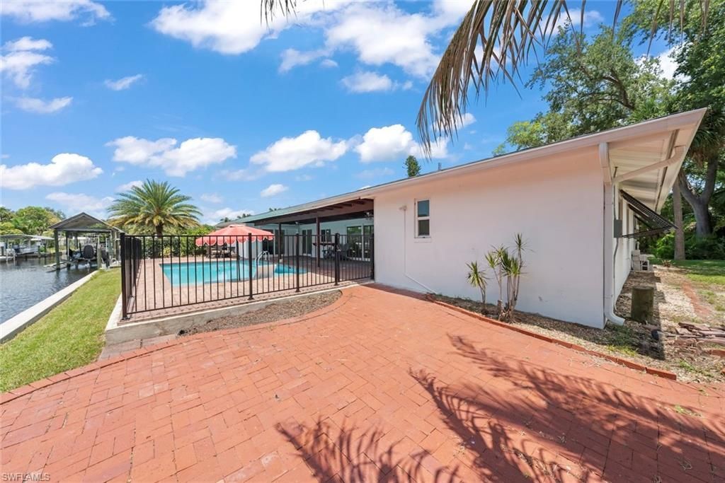 1040 Edgemere Dr, Fort Myers, FL 33919 Photo