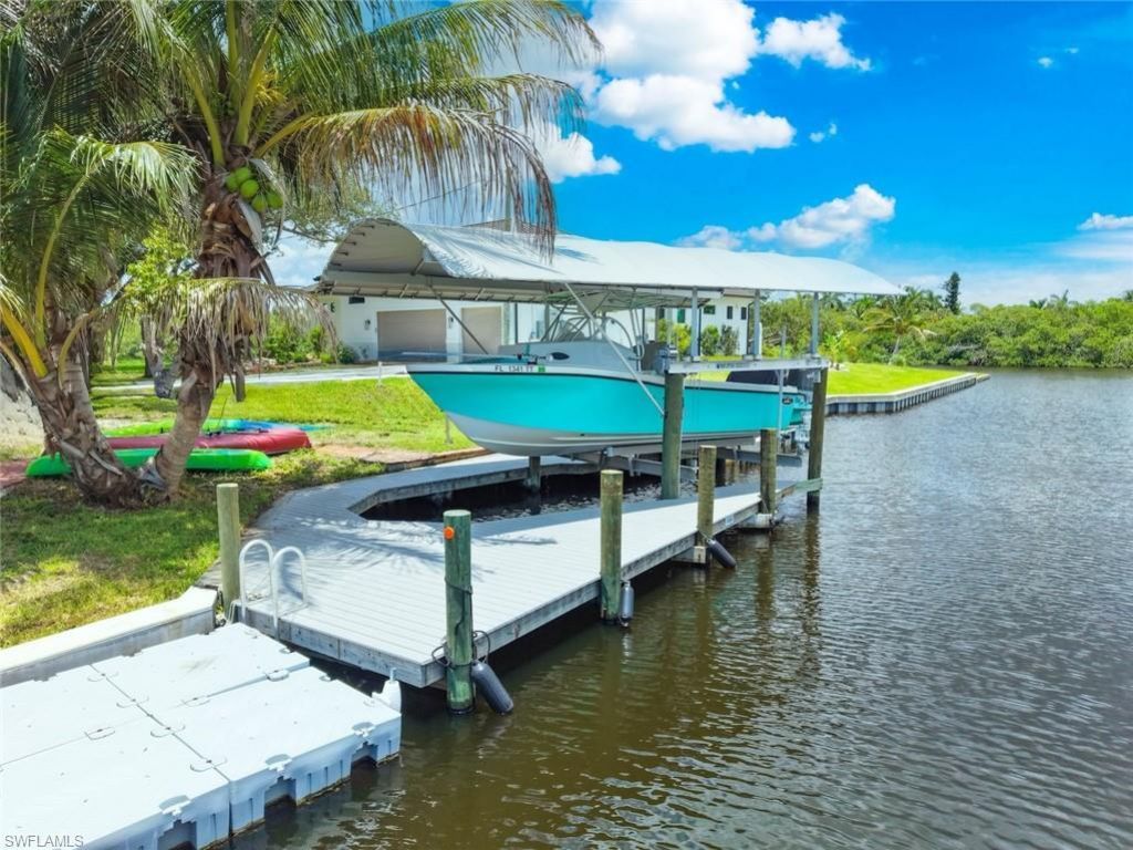 1040 Edgemere Dr, Fort Myers, FL 33919 Photo