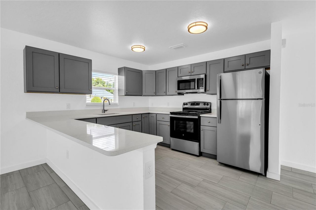 2206 53rd Avenue E, Bradenton, FL 34203 Photo